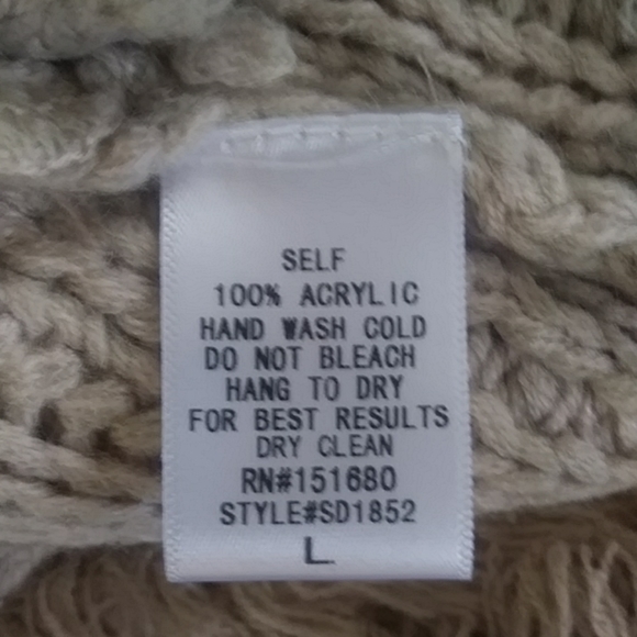 ❌SOLD❌'Ruffle Your Feathers' Cardigan. - Picture 6 of 7